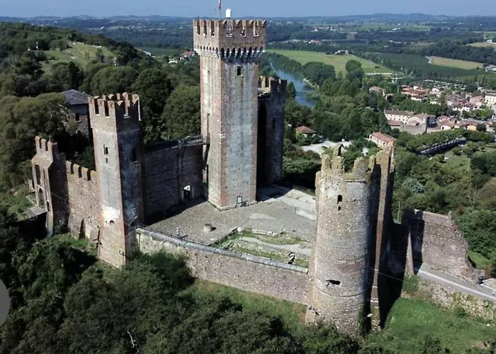 Sui Tetti Di Valeggio - Holiday Apartment