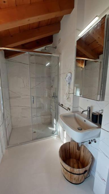 Sui Tetti Di Valeggio - Apartment